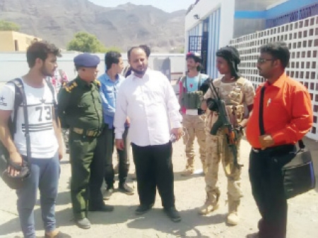 الإمارات تمضي في دعم مراكز الشرطة في عدن