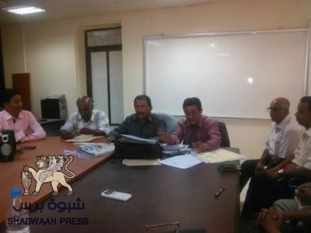 قسم الصحافة والإعلام يعقد لقاء مع الطلاب المتقدين لدرسات العليا في كلية الأداب .