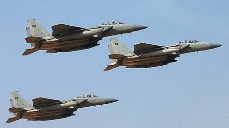 التحالف يغير على مواقع الميليشيات في اليمن