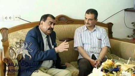 محافظي حضرموت وشبوه يناقشون سبل تعزيز التنسيق الأمني والخدمي بين المحافظتين