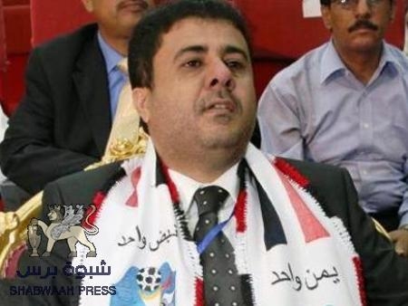 ناشط سياسي : أحمد العيسي يستلم نصف مليار ريال سعودي من الرئاسة مقابل إعاشة للقوات الخاصة