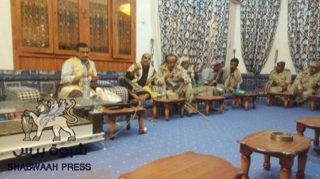 محافظ شبوه أحمد لملس يلتقي مشائخ يافع في عتق