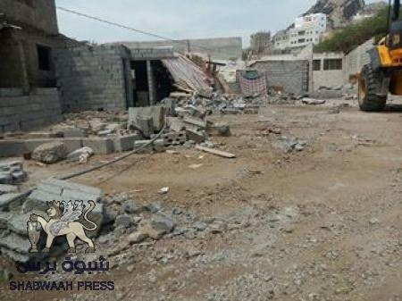 قيادة العاصمة عدن حملة إزالة العشوائيات وإخراج المقتحمين مستمرة وبقوة
