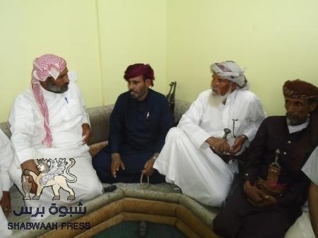 وفد مديريات الشريط الصحراوي يصل المكلا ويلتقي قيادة حلف حضرموت