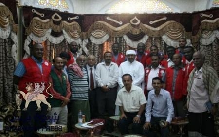 محافظ العاصمة يلتقي بالبعثة الطبية التابعة للهلال الاحمر السوداني الخاصة بمعالجة الجرحى