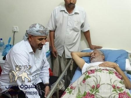 المحافظ الزبيدي يطئمن على صحة اللواء أحمد سالم عبيد