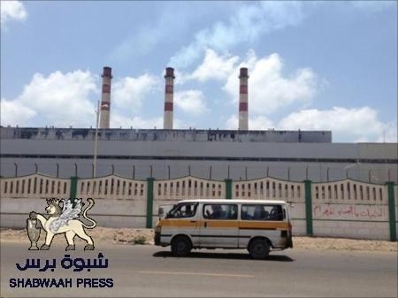 مدير كهرباء عدن يتهم الحكومة بعدم جديتها في حل مشاكل الكهرباء ويحذر من صيف كارثي