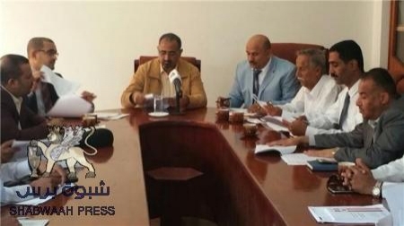 المحافظ الزبيدي يرأس الاجتماع الدوري للمجلس الاقتصادي للعاصمة عدن