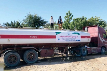 مشروع الملك سلمان للمياه يروي عطش اكثر من الف اسرة نازحة في صحراء حضرموت