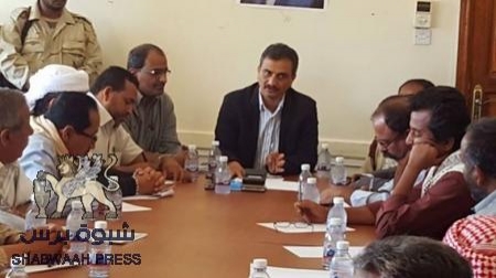 محافظ شبوة علينا ان نهتم بالمعلم والطالب قبل المبنى والحجار وان نصنع جيل متعلم يواكب المتغيرات
