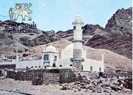 مسجد العيدروس بعدن لا تزوره الجمعيات الخيرية المسيّسة وتركز جهدها على مساجد تفريخ الارهاب