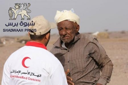 الهلال الأحمر الإماراتي يرسل مساعدات غذائية وايوائية لسكان مناطق الساحل الغربي
