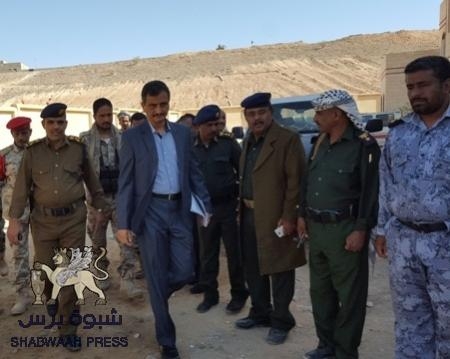 محافظ شبوة احمد لملس يشيد بالشوط الذي قطعته شرطة المحافظة في برامج اﻻعداد والتدريب لدفعة اﻻولى من افرادها