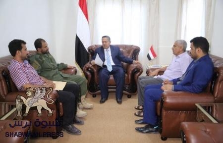 رئيس الوزراء يشيد بجهود إدارة أمن عدن في سبيل الحفاظ على الأمن والاستقرار