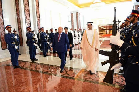 الرئيس هادي يصل العاصمة الإماراتية أبو ظبي