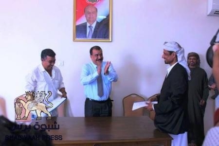 محافظ حضرموت يرعى التوقيع على اتفاقية لتعزيز الكهرباء بساحل حضرموت ومجابهة الصيف القادم