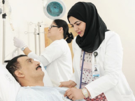 دعم الشيخة فاطمة وراء إنجازات ابنة الإمـارات فـي القطاع الصحـي