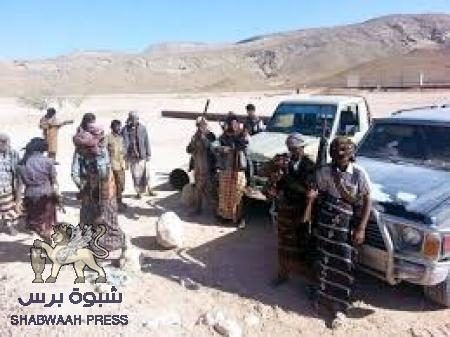 مسلحون ينفذون كمين في الطريق الرابط بين المكلا وسيئون ويختطفون جنديان