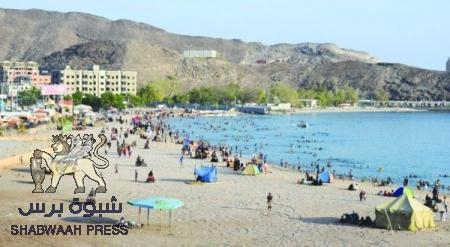 تجهيزات لعمل وثائقي بريطاني عن فترة الحكم البريطانية لعدن بمشاركة مواطنين من عدن