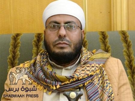 هل ينجح موفد الانقلابيين في إقناع الدكتور احمد عطية بمطالب الحوثيين وهل سيرضخ لمطالبهم وابتزازاتهم ؟