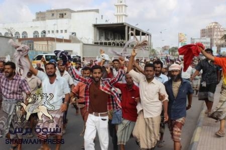 عسكريون جنوبيون ينفذون اعتصاما مفتوحا في عدن