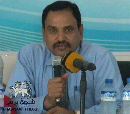محافظ سقطرى:رحلات الطيران الإماراتي الى سقطرى أتت استجابة لدعوة من رئيس الجمهورية ولكسر العزلة عن الجزيرة