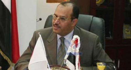 هادي يركل بن دغر ويعين عسكري يمني رئيس للوزراء