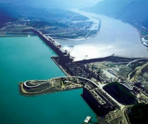 الصين تبني أكبر سد في العالم لإنتاج الكهرباء THREE GORGES DAMH