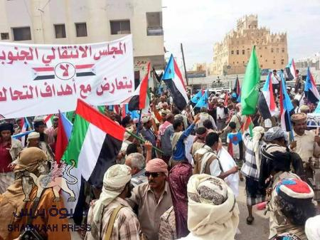 أبناء محافظة شبوه يرفصون قرار إقالة المحافظ الشاب أحمد لملس