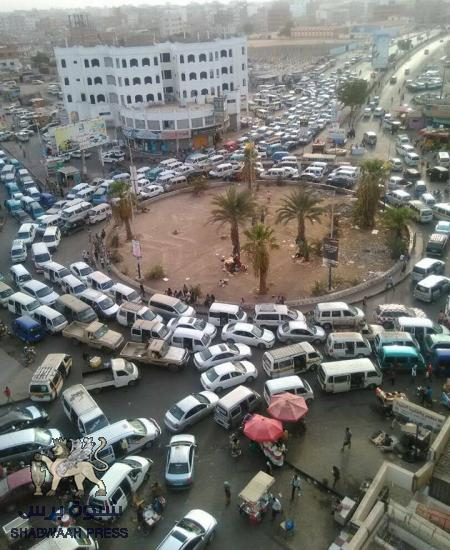 حشود ضخمة في طريقها الى عدن واخرى وصلت الى مدينة المعلا (صور)
