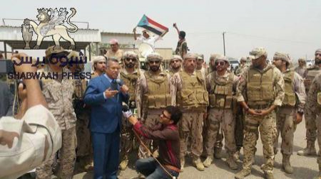 ‘‘بن دغر‘‘ يزور قاعدة العند تحت ظل علم الجنوب
