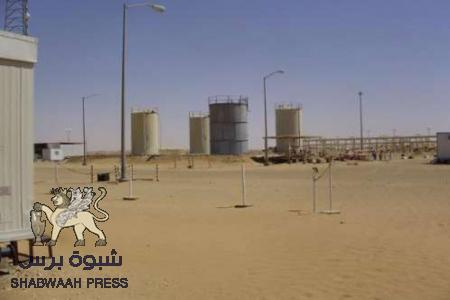 ضابط يمني يهدد بحرق ‘‘حقل العقلة النفطي‘‘ ما لم يحصل على 100 ريال سعودي