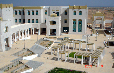 ‘‘جامعة حضرموت‘‘ انفقت الملايين على الفعاليات والمهرجانات، فيما لم تستطيع اصلاح دورات المياة بالجامعة