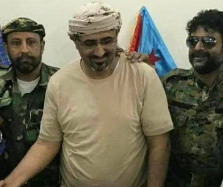 الرئيس الزبيدي يؤكد على احترام حقوق منتسبي الجيش الجنوبي ويشيد بمواقفهم وتضحياتهم