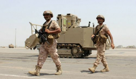 قوات و عتاد عسكري ضخم يصل الى محيط قصر المعاشيق بعدن