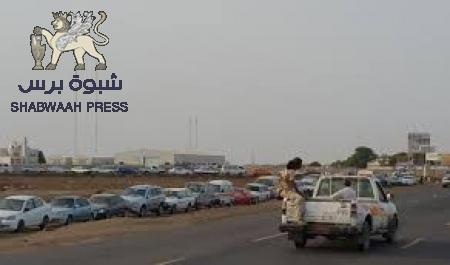 الكشف في عدن عن تعاقدات مع شركات كبرى لاستيراد النفط وكسر احتكار العيسي