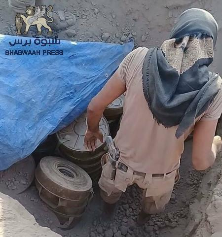 أمن لحج يضبط مخازن متفجرات تابعة لجماعات ارهابية تحت الارض (صور)