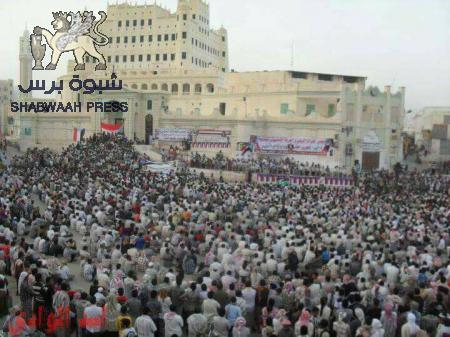 يوم حضرمي بإمتياز : شوارع المكلا وسيئون تزدحم بـ جماهير المجلس الإنتقالي الجنوبي (ملف صور من المكلا وسيئون)