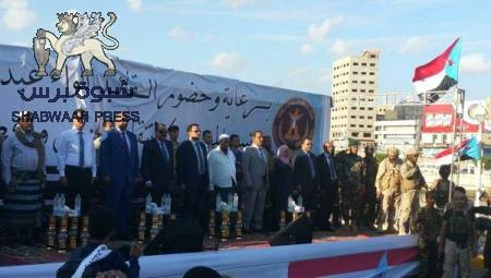 بن بريك لحكومة بن دغر .. ثروة حضرموت والجنوب لن تنهبوها بعد اليوم