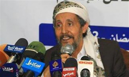 بتوجيهات ‘‘أبيه‘‘ : نجل عبدالوهاب الانسي يدير مجموعة حسابات تهاجم التحالف وقيادات جنوبية
