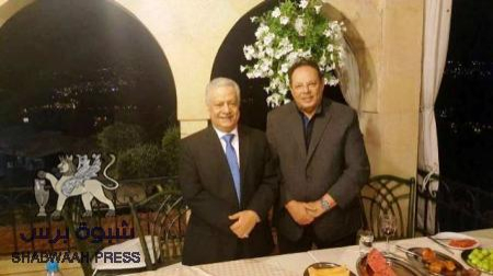 الرئيس علي ناصر محمد يطمئن على صحة المحافظ المفلحي