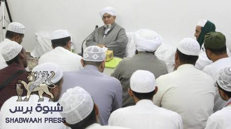 الحبيب أبوبكر المشهور يجتمع بطلاب الدفعة الأولى من برنامج دبلوم فقه التحولات بمدينة سيؤن