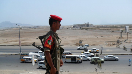 استقطاع 30 ألف ريال من مرتبات جنود اللواء 15 في أبين