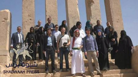 لتفادي معرفتهم بفسادها وتدهور الاوضاع.. الشرعية منعت الصحفيين الاجانب من زيارة عدن ونقلتهم مباشرة الى مأرب