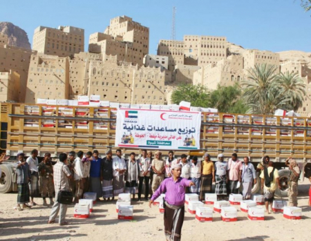 الهلال الأحمر الإماراتي يواصل دعمه لمحافظة شبوة .
