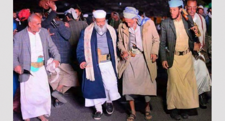 خطيب صالح الخاص يرقص مع الحوثيين احتفاء بمقتله!