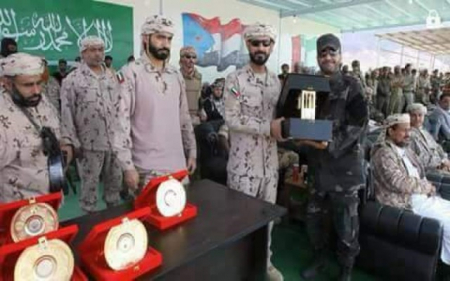قيادة التحالف العربي بعدن تكرم اللواء شلال