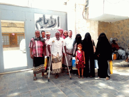 الجرحى وذوو الشهداء يصرخون: أين ذهبت مستحقاتنا ؟!