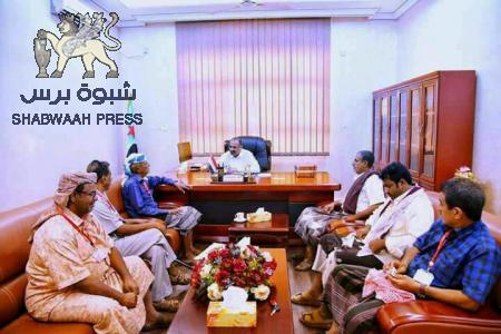 وفد قبائل باكازم يب يلتقي برئيس  المجلس الانتقالي ويعلن تأييده له