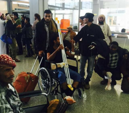 بدعم إماراتي إخلاء (68) جريح من جرحى الساحل الغربي إلى مصر للعلاج